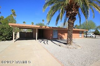 8209 E Balfour Dr, Tucson