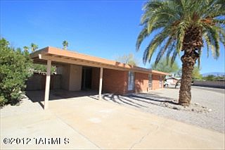 8209 E Balfour Dr photo 2